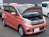 納車以降、お車のメンテナンスは自宅近所の日産サービス拠点にて承ります。専門の教育を受けたサービスフロント&メカニックが無料1ヶ月点検から法定/車検整備、万一の故障・不具合の修理まで全て担当いたします。