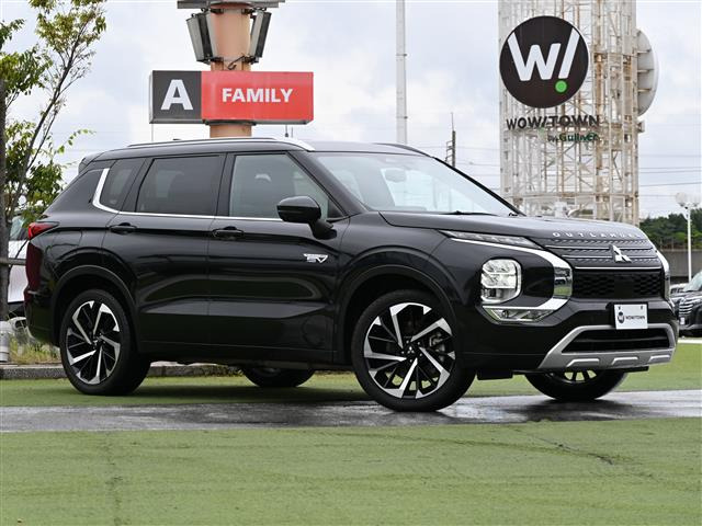 アウトランダー PHEV 2.4 P 4WD サンルーフ