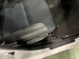 痛みの出やすい運転席シートの角、フロアマット、座面、ともに良好です