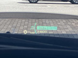 人気のヘッドアップディスプレイ!現在の車速、ナビゲーション・システムによるルート案内の矢印表示、チェック・コントロール、前車接近警告など、さまざまな情報をドライバーの視界内に直接表示いたします!
