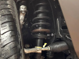 お車を安心してお乗りいただく為には、足回りの定期点検が欠かせません。サービスサポート(有償保証)では無料点検もご提供しており、安心のカーライフをお過ごしいただけるサポート体制が整っています。