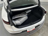 開口部の広いラゲージスペースは、ゴルフバックなどの荷物もラクラク積み込めます。