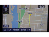 ディスプレイオーディオを装備。スマホとクルマをつなぐことで、これまでのナビに加えて、いろんなサービスが楽しめます。