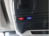 専用ボタンでコールセンターへ接続。状況に応じて緊急車両の要請やロードサービスの取次ぎを行います。重大事故の際は自動的にコールセンターにつながり、緊急車両やドクターヘリを要請します。(要申込)