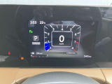 メーター内のディスプレイには運転をサポートするさまざまな情報を表示。