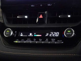 車内を快適に、オートエアコンを装備しています。