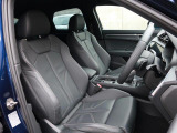 Audi車はどの車種も全てレザーハンドルです。そこにはAudiのこだわりがあり質感の高いレザーでしっかりと手に馴染み、高級感を演出します。