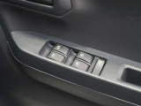 パワーウインドウを装備しております!後席ウインドゥの閉め忘れも運転席で解決できます♪