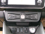 快適オートエアコン付♪設定温度をキープし車内を快適な温度に保ちます♪