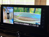 【アラウンドビューモニター】専用のカメラにより、上から見下ろしたような視点で360度クルマの周囲を確認することができます☆死角部分も確認しやすく、狭い場所での切り返しや駐車もスムーズに行えます。