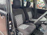 運転席シート廻りは使用感も少なく、良好な状態となっています。丁寧に使われていたことがよくわかりますね。
