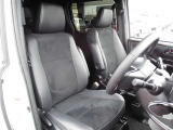 【内装】ヴォクシーの車内です♪もちろん、フロアマットもついてますよ〜!