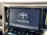 【10.5インチナビ】高級感とインパクトのある大画面ナビを装備。各種オーディオ操作はもちろん、スマホ連携もできる利便性の高いナビです♪