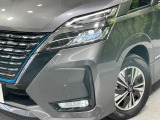 【LEDヘッドライト】悪天候や夜間走行時も良好な視界を確保し安心して運転できる高輝度LEDヘッドライトを装備!点灯速度が早く、消費電力も抑えられています。