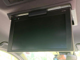 【フリップダウンモニター】大画面モニターで後席でもエンタメをお楽しみいただけます。小さなお子様にも大人気の装備です♪