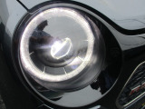 LEDヘッドライトで暗い夜道も明るく照らしてくれます。