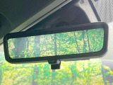 【デジタルインナーミラー】後席の大きな荷物や同乗者で後方が確認しづらい時でも安心!カメラが撮影した車両後方の映像をルームミラー内に表示。クリアな視界で状況の確認が可能です!
