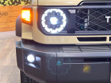 【LEDヘッドライト】悪天候や夜間走行時も良好な視界を確保し安心して運転できる高輝度LEDヘッドライトを装備!点灯速度が早く、消費電力も抑えられています。