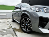 BMWのオートライトは積極的にライトをつけることにより、自車の存在を周囲に向けアピールいたします。それは安全性への配慮でもあります。