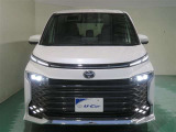 明度の高いLEDヘッドライトで、夜間の運転も安心です。