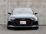 一目でAudiだと分かる特色を持つフロントマスク。