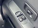 運転席ドアのパワーウインドウ操作スイッチです。