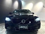 V60 T8 ポールスター エンジニアード 4WD 本革シート
