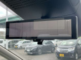 インテイリジェントスマートルームミラーを装備しておりますので、後席の荷物・後席者を気にすることなく、後続車等の確認をすることができます☆