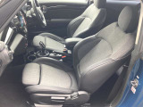 MINIにお乗り頂くならMINI保険が安心でございます。正規販売店でしか取扱の無いMINI保険。保険料金を月々のお支払いに組込む事ができ、長期加入する事で安心が続きます。