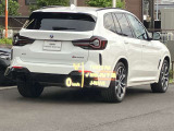 人気のヘッドアップディスプレイ!現在の車速、ナビゲーション・システムによるルート案内の矢印表示、チェック・コントロール、前車接近警告など、さまざまな情報をドライバーの視界内に直接表示いたします!