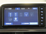 7インチ純正ナビ装備です。ラジオやフルセグTVの視聴だけでなく、ハンズフリー通話や音楽再生がBluetoothで接続可能です。