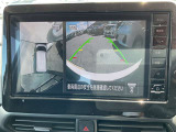 アラウンドビューモニターは、4方のカメラで真上から車を見たようにモニターで確認ができる日産の自慢の装備です。是非実際の車で体感してみてください。