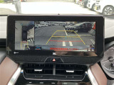 バックガイドモニターで、後方を確認しながら安心して駐車することができます。運転初心者も熟練者も必須の機能ですよ!