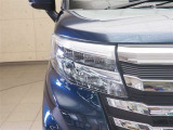 LEDヘッドライトです。デザイン性がよくとても明るいので、夜間の走行や悪天候でも安心です。