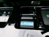 e-Pedalスイッチです。電気自動車ならではの走りが楽しめます。