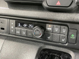【シートヒーター】寒い日に重宝するシートヒーター!エアコンより早く温まってくれるので寒がりの人も安心ですね♪エアコンの温風は乾燥するから苦手、という方にもをおすすめです。