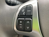 ステアリングスイッチです。手元でオーディオの操作ができます。