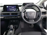 高いホールド性で運転姿勢が安定します。長距離ドライブでも疲れにくいのが魅力です。快適なドライビングライフをお送りください♪