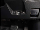 窓を開けずに料金所を通過できる今やもう必需品のETC!インパネにスッキリ装着したビルトインタイプです♪ETCカードの入れ忘れ・抜き忘れを音声やアラームで教えてくれるので、入れ忘れ・抜き忘れを防げます♪