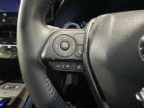 【ステアリングスイッチ】運転中に視線を前に向けたまま画面の操作できます。
