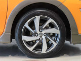 純正のアルミホイール装着車です。タイヤサイズは175/60R16です。