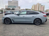 【XDrive】強大なパワーをXdriveシステムが瞬時に理想的な可変配分を行い、かつてない安心・快適・スポーティな走りを約束します。走行状況に応じてトルク配分を最適化してくれる優れものです!