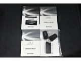 保証書・記録簿・取扱説明書と揃っていいます。キーの電池は新品にお取替えしてから納車させて頂きます。