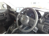前席全体 目線も高く広い視界で安心して運転することができますね!