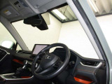 見通しのよいすっきりとした視界で、誰でも運転しやすいです。運転のしやすさは疲れにくさにも繋がりますよ♪