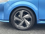高級感引き立てるアルミ装着車。お洒落は足元からですね!