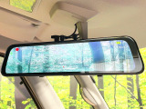 【デジタルインナーミラー】後席の大きな荷物や同乗者で後方が確認しづらい時でも安心!カメラが撮影した車両後方の映像をルームミラー内に表示。クリアな視界で状況の確認が可能です!