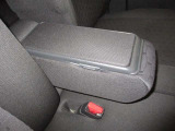 運転席にはアームレストがあります!