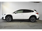 スバルの4WD(AWD)は直進安定性に優れ、日常走行から高速走行まで、さまざまなシーンで安心感に満ちた走りが愉しめます。それは悪路や泥道など左右のタイヤの路面状況が異なるシーンでも変わりません。