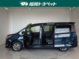 両側パワースライドドア付きだから、狭い駐車スペースなどでの 乗り降りラクラク!小さなお子さまのいるご家庭には嬉しい装備。
